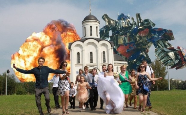 3. Transformers'ın ne işi var düğün fotoğrafında acaba?