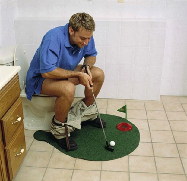 4. Tuvalette çok zaman geçiriyorsanız bu mini golf tam size göre
